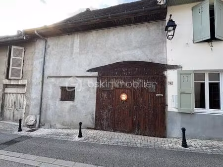 exclusivité – énorme potentiel au cœur du vieux morestel !