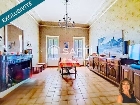 maison de ville avec extérieur  stationnement et dépendance indépendante en plein centre v