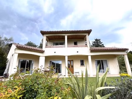 villa traditionnelle t5 superbe vue