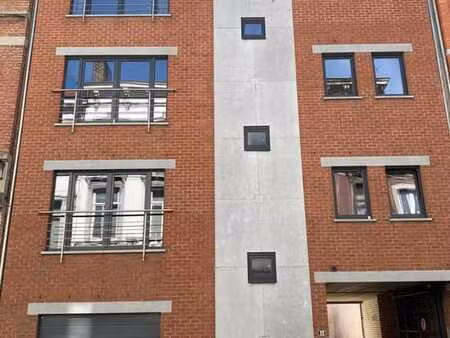 bel appartement lumineux et entièrement remis à neuf.
