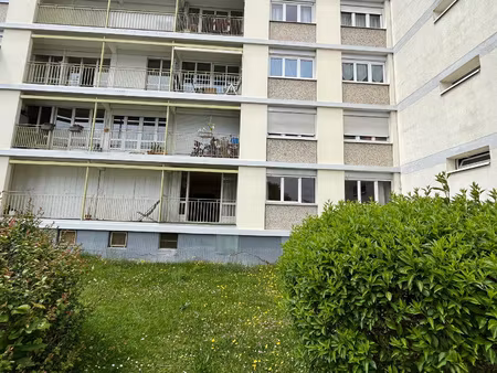 appartement au rez de chaussée sur élevé   100 m2  4 chambre
