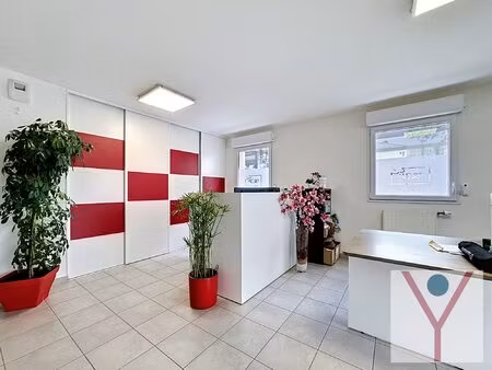 locaux professionnels 140 m²