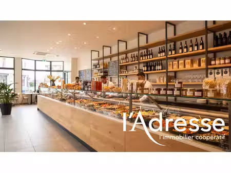 vente fonds de commerce  123.00m²  le mesnil