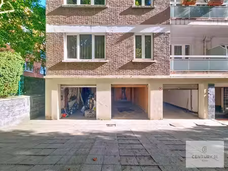 garage à vendre – avenue de la croix du feu 5  laeken