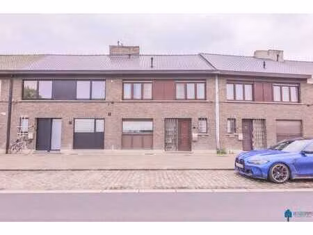 à louer : spacieuse maison individuelle avec jardin