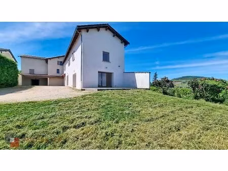 maison ancienne renove -158m2 habitables et terrain attenant
