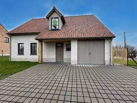 maison individuelle 4 chambres avec jardin et garage  libre