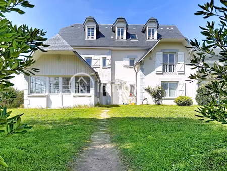 villa d' exception en front de mer - jullouville - 266 m2 en