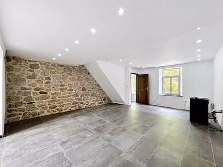 maison rénovée 2 chambres à marchin