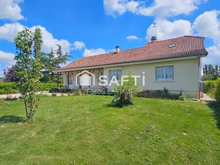 maison familiale de plain-pied avec jardin arboré