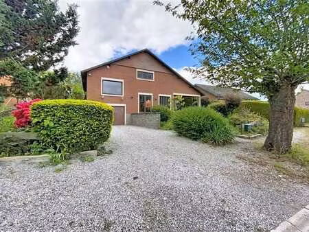 villa 3 chambres  jardin et garage