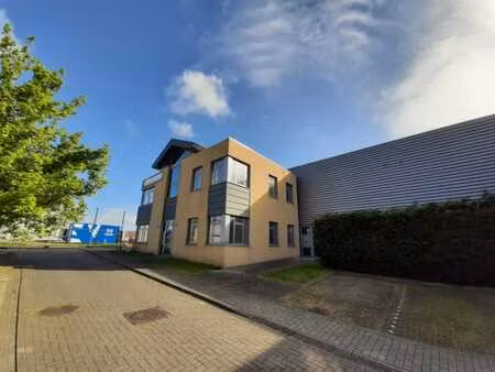 bureau 320m² et entrepôt 589m² à louer