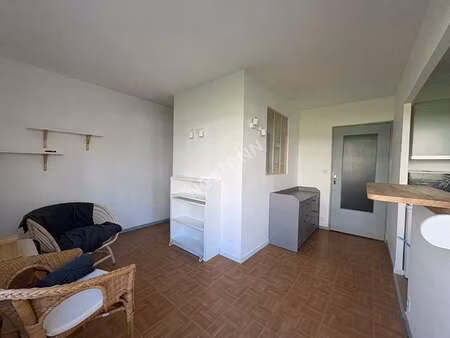 location appartement t1 meublé à rennes bourg l'evêque (35000) : à louer t1 meublé / 27m² 