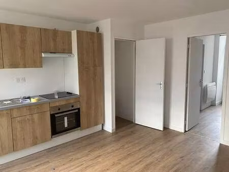location appartement 2 pièces à saint-méen-le-grand (35290) : à louer 2 pièces / 31m² sain