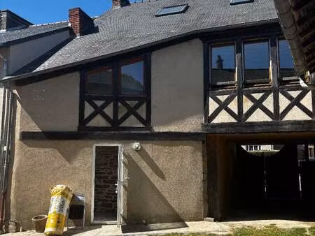 location appartement 3 pièces à saint-méen-le-grand (35290) : à louer 3 pièces / 80m² sain