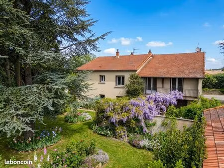 maison 7 pièces 240 m²