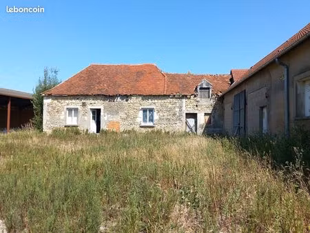 vente ferme sud lochois sur 4 hectares avec logements et bâtiments d'exploitation