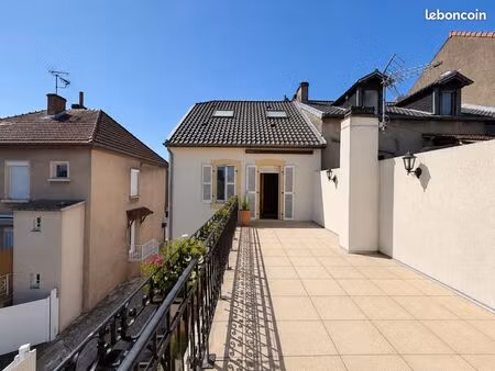 maison de ville 6 pièces 240 m²