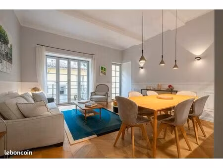 quartier mazarin – appartement de charme avec jardin et dépendance