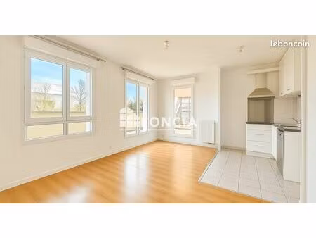 à vendre – appartement 3 pièces avec grande terrasse plein sud à chessy-bourg