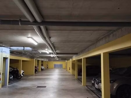 place de parking sécurisée en sous-sol
