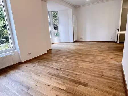 appartement 3 pièces 84 m²