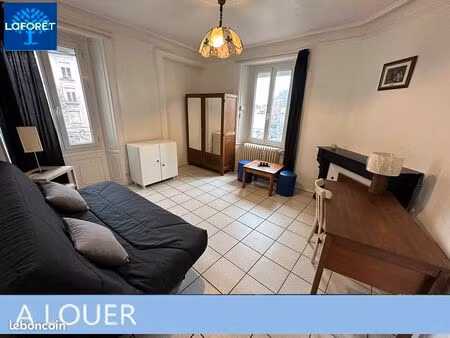 studio 1 pièce 27 m²