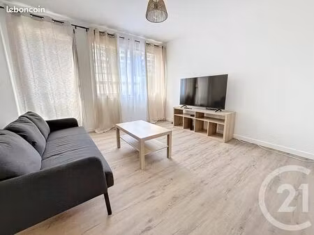 chambre 4 pièces 66 m²