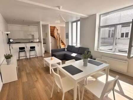 duplex t3 rénové avec terrasse – centre-ville au calme