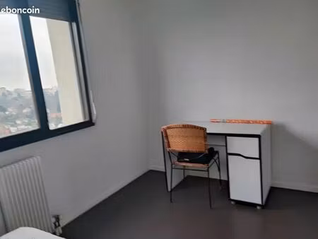 chambre 1 pièce 12 m²