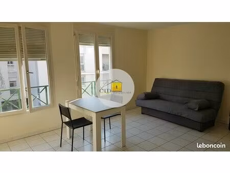 studio 1 pièce 29 m²