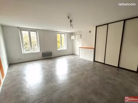 studio 1 pièce 40 m²