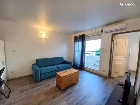studio 1 pièce 28 m²