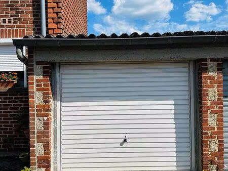 garage fermé à louer - emplacement sécurisé