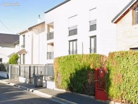 parking/box houilles