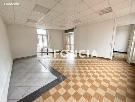 local commercial à louer 615 - le pouzin 07250