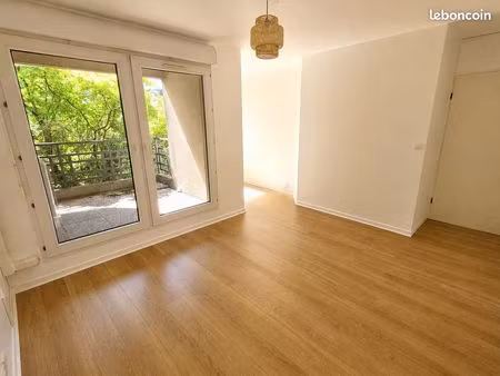 t4 rénové et climatisé – 83 m² – terrasse – grenoble gare/chorier