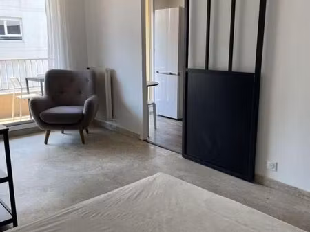 studio 1 pièce 32 m²