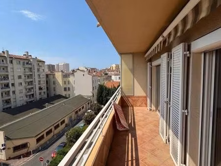 chambre 1 pièce 69 m²
