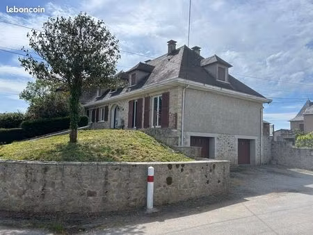 location - maison 165 m²