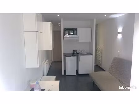 location studio meublé 17m²