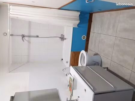 très beau f3 almeneches 480 euros