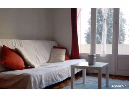 studio meublé à grenoble  calme et lumineux