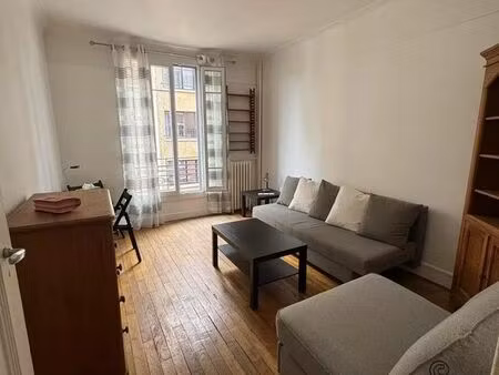 studio 1 pièce 28 m²