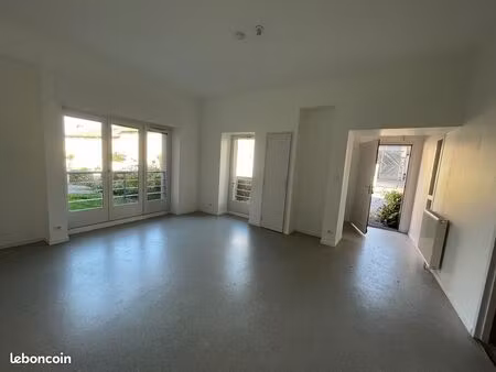 grand t4 de 79 29 m² 5 rue des ecoles à saint jouvent (20' nord limoges) - 623 hors charge