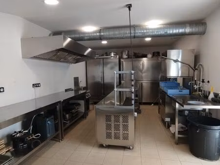 à louer sur borgo  local professionnel