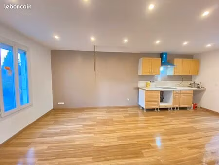 maison avec jardin et garage