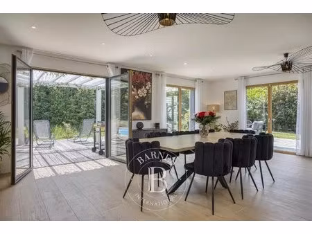 barnes pays de gex – divonne-les-bains – secteur résidentiel – villa d’architecte rénovée 