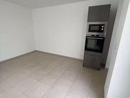 location appartement 3 pièces à vibraye (72320) : à louer 3 pièces / 44m² vibraye