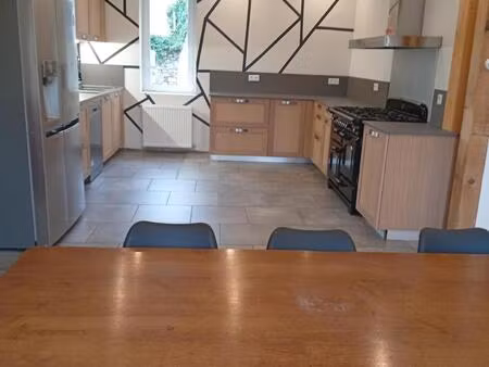 maison 4 chambres sur 420 m² clos.